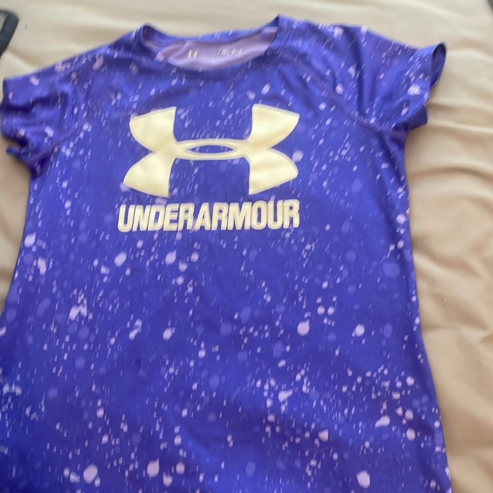 Girls under armuor purple spotted t-shirt